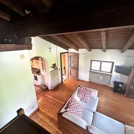 Apartment La Mansarda Di Laura A *
