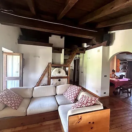 La Mansarda Di Laura A Apartment Danta