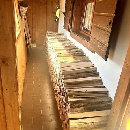 Lägenhet La Mansarda Di Laura A Danta