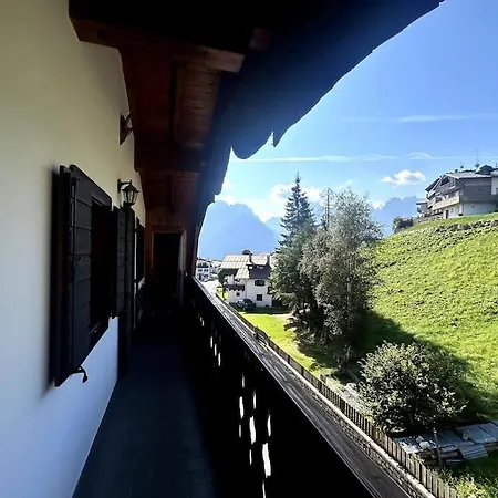 Lägenhet La Mansarda Di Laura A Danta