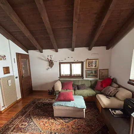 Lägenhet La Mansarda Di Laura A Danta